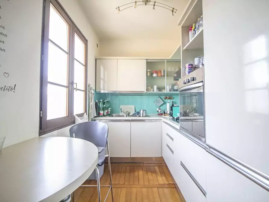 Immagine 3 di Appartamento in vendita  a Camaiore