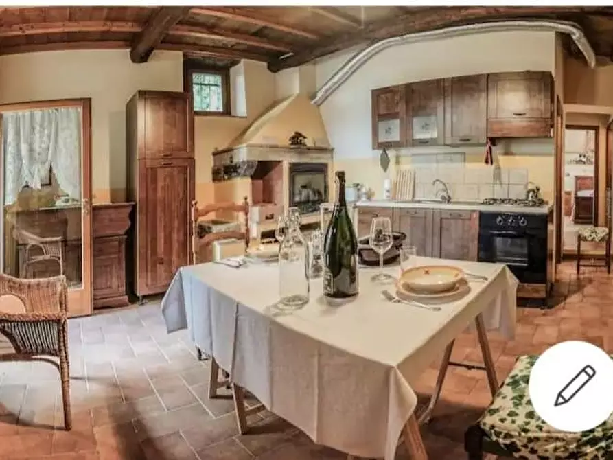 Immagine 3 di Casa colonica in vendita  a Vinci