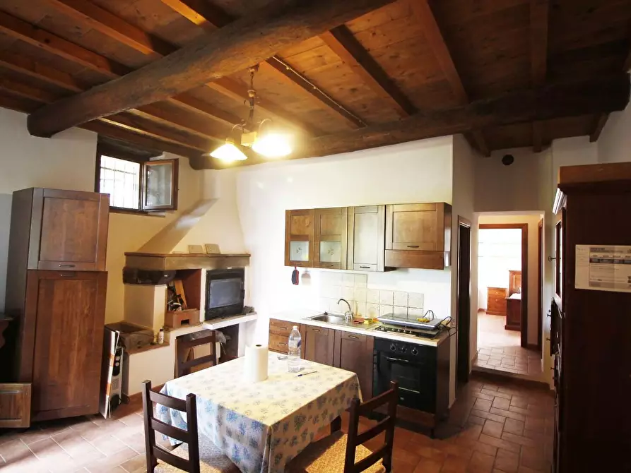 Immagine 2 di Casa colonica in vendita  a Vinci