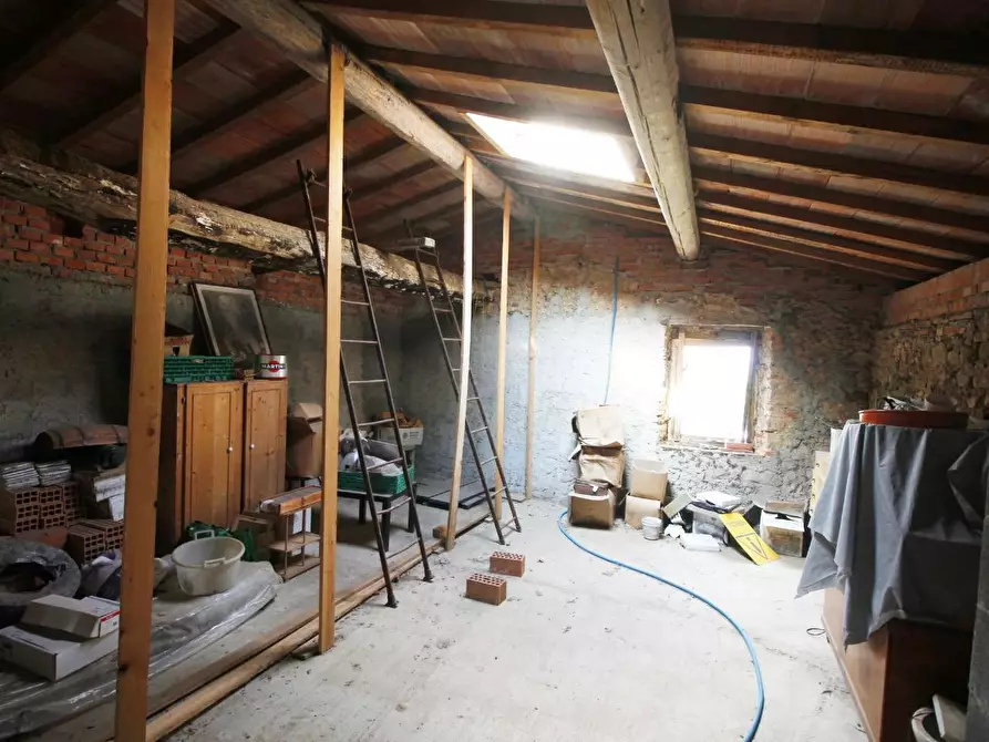 Immagine 14 di Casa colonica in vendita  a Vinci