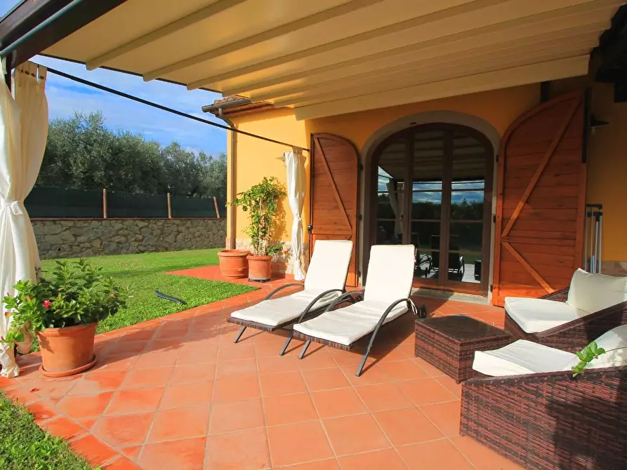 Immagine 31 di Casa colonica in vendita  a Vinci