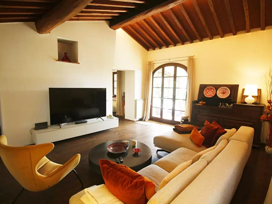 Immagine 7 di Casa colonica in vendita  a Vinci