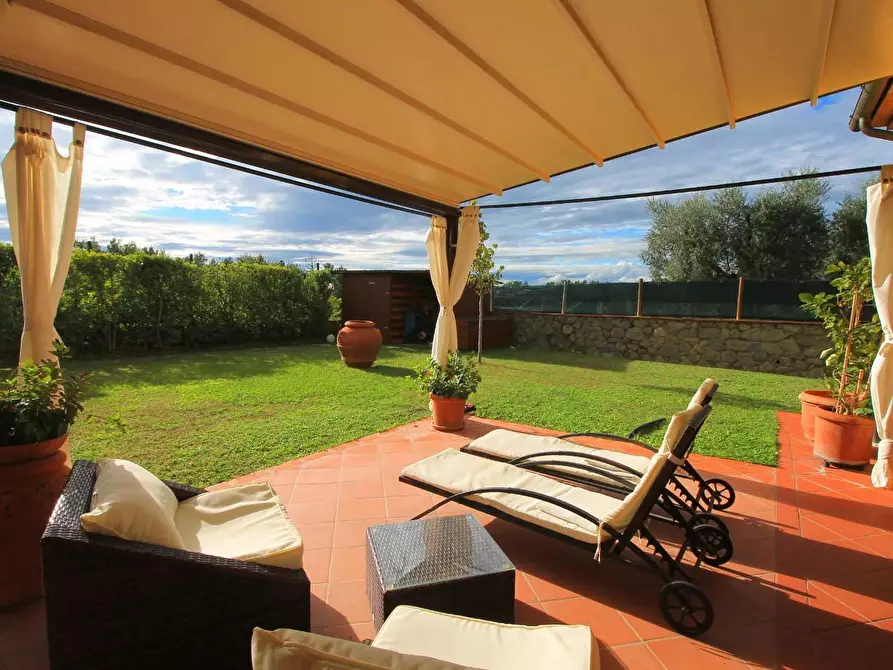 Immagine 40 di Casa colonica in vendita  a Vinci