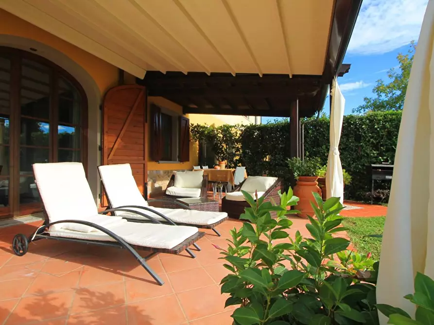 Immagine 32 di Casa colonica in vendita  a Vinci