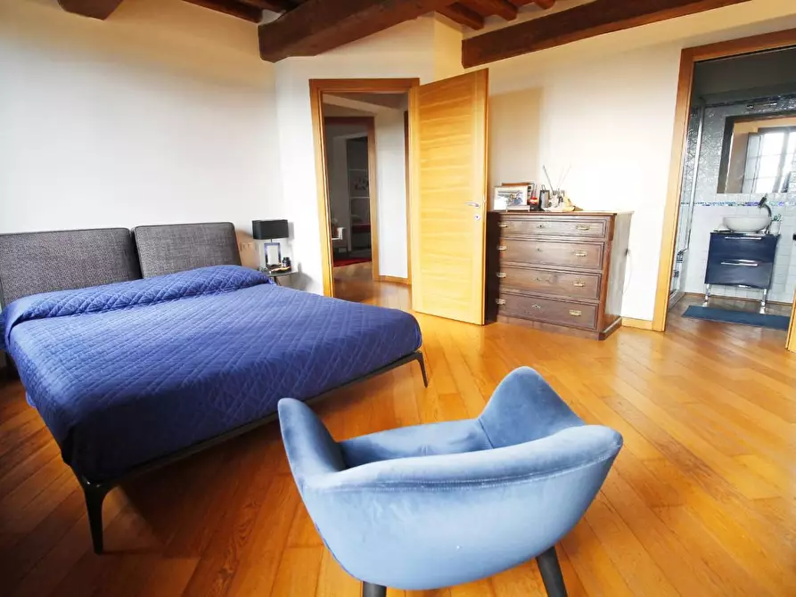 Immagine 19 di Casa colonica in vendita  a Vinci