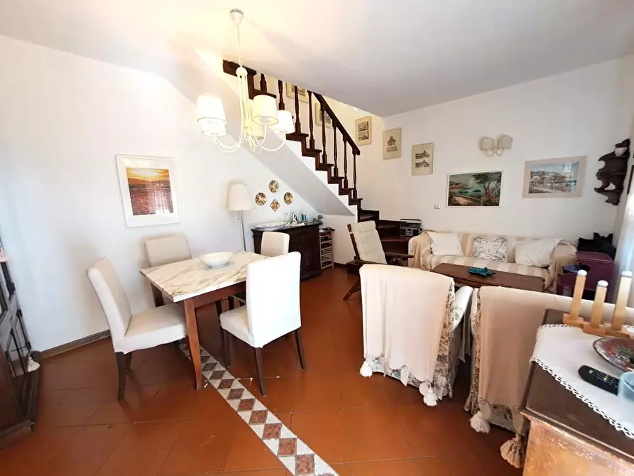 Immagine 4 di Villetta a schiera in vendita  a Massa