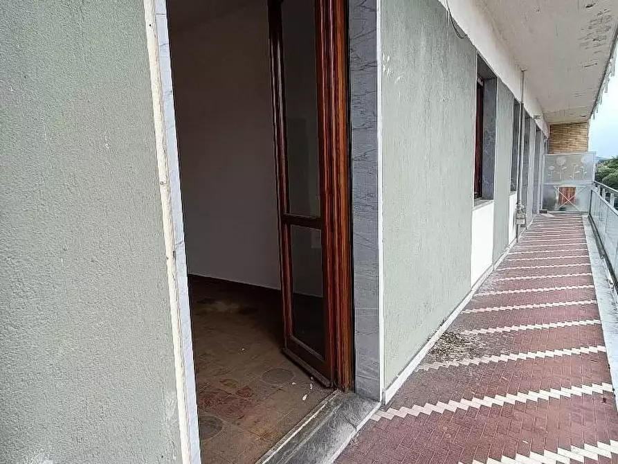Immagine 3 di Appartamento in vendita  a Carrara