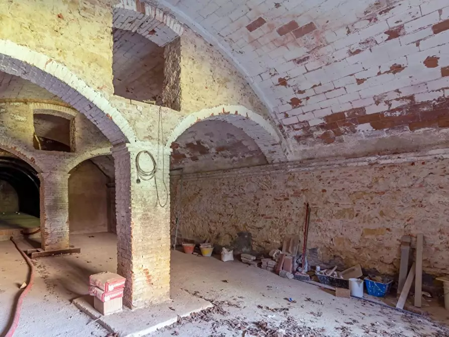 Immagine 2 di Magazzino in vendita  a Fauglia