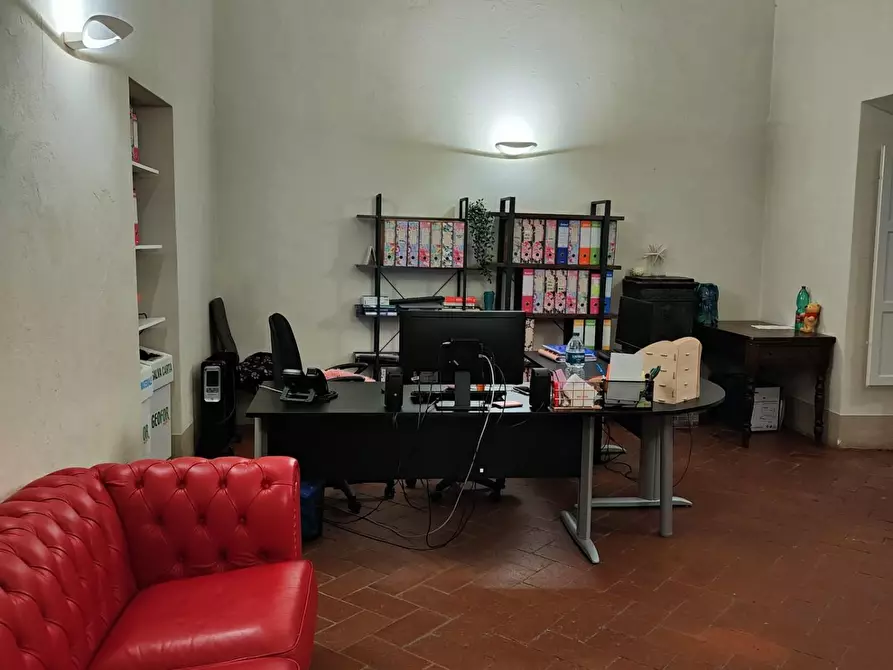 Immagine 12 di Ufficio in affitto  a Pisa