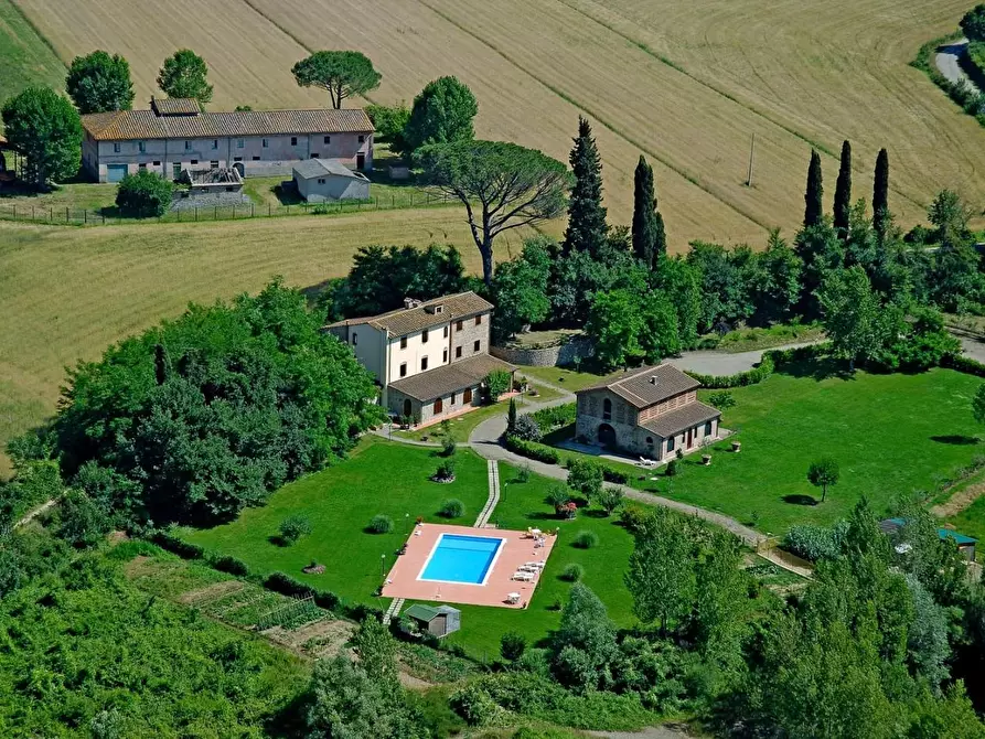 Immagine 1 di Casa colonica in vendita  a Terricciola