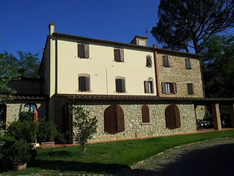 Immagine 3 di Casa colonica in vendita  a Terricciola
