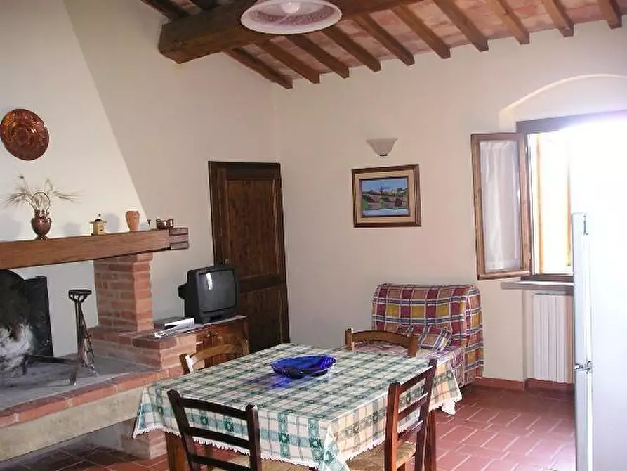 Immagine 9 di Casa colonica in vendita  a Terricciola