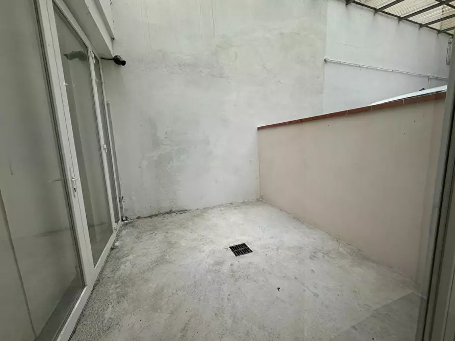 Immagine 6 di Locale commerciale in affitto  a Pontedera