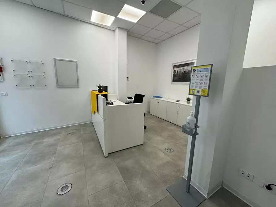 Immagine 5 di Locale commerciale in affitto  a Pontedera