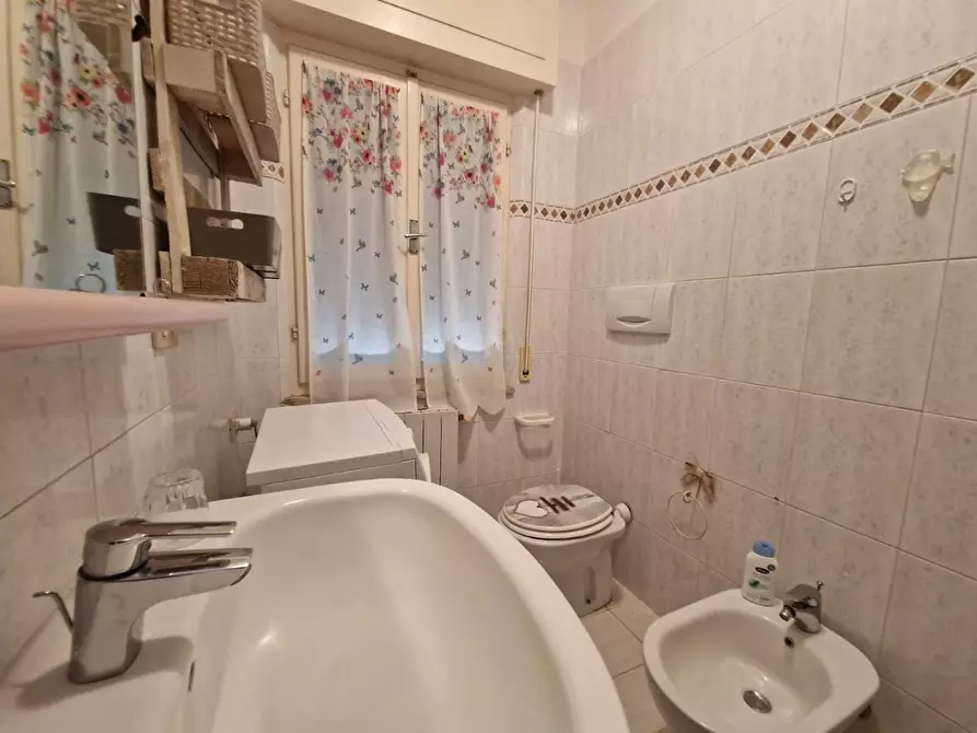 Immagine 13 di Appartamento in vendita  a Rosignano Marittimo