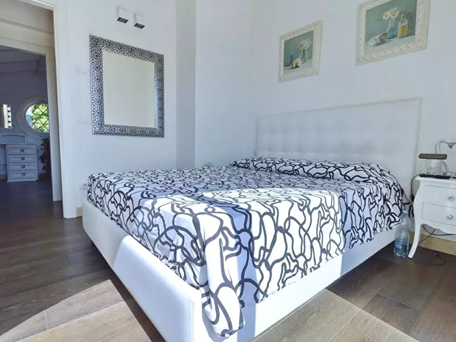 Immagine 33 di Villa in vendita  a Forte Dei Marmi