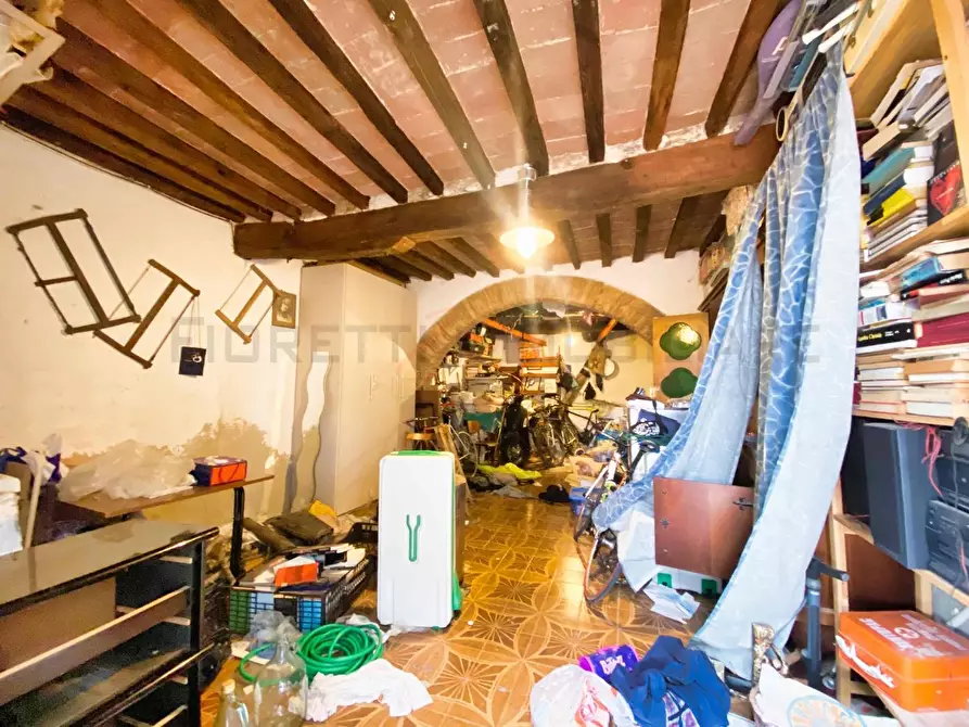 Immagine 2 di Garage in vendita  a Piombino