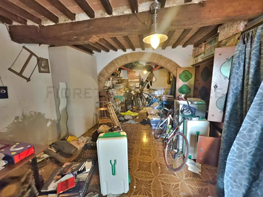Immagine 5 di Garage in vendita  a Piombino