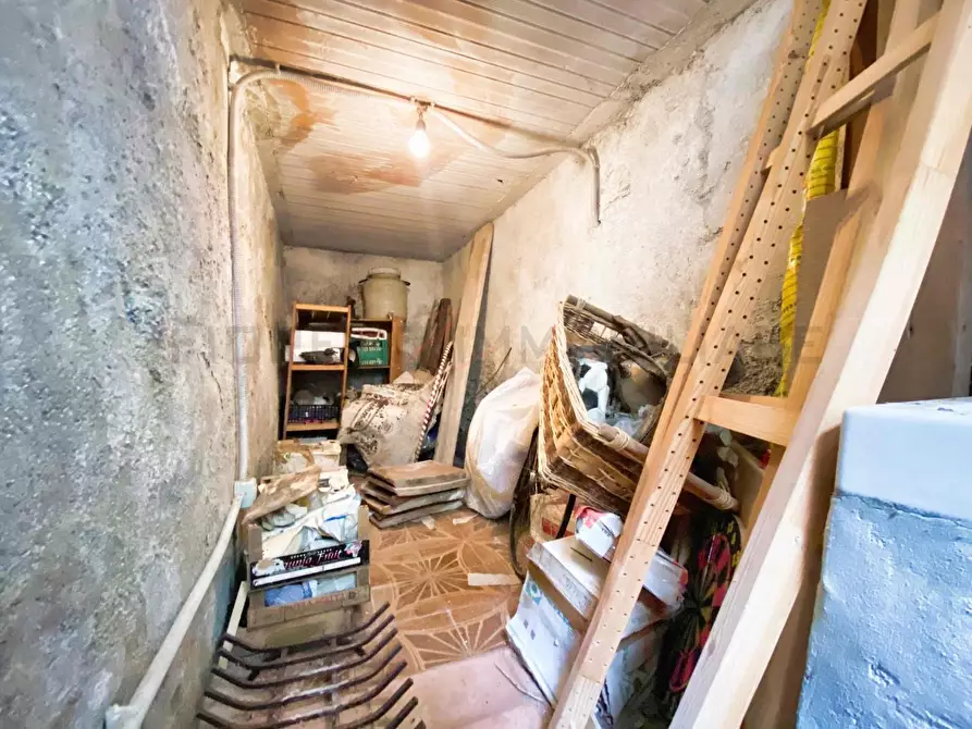 Immagine 11 di Garage in vendita  a Piombino