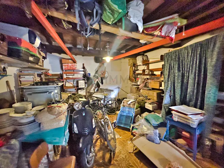 Immagine 6 di Garage in vendita  a Piombino