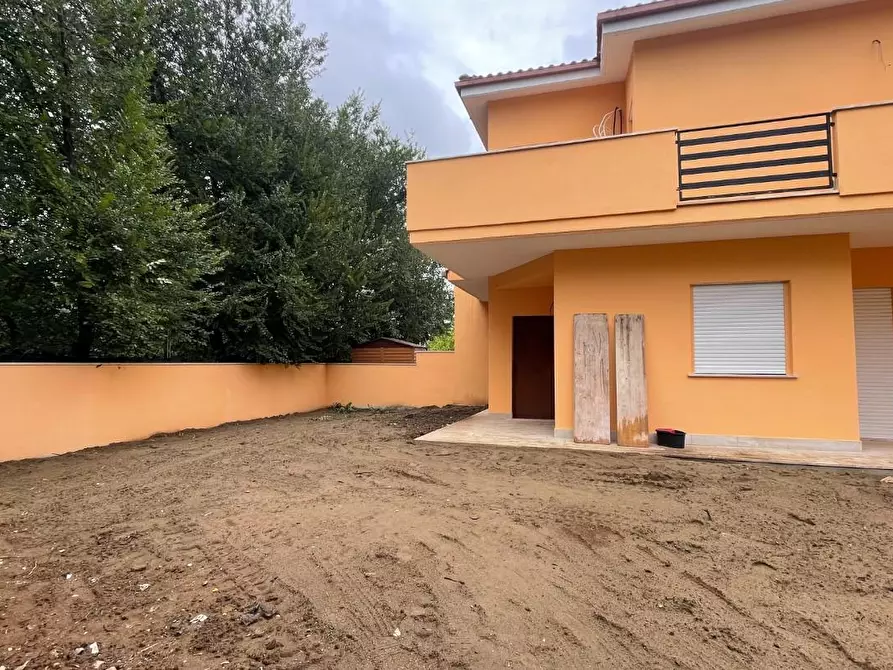 Immagine 34 di Casa bifamiliare in vendita  a Fiumicino