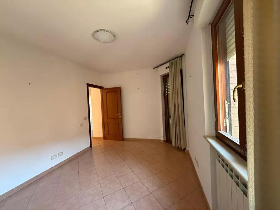 Immagine 6 di Appartamento in affitto  a Siena
