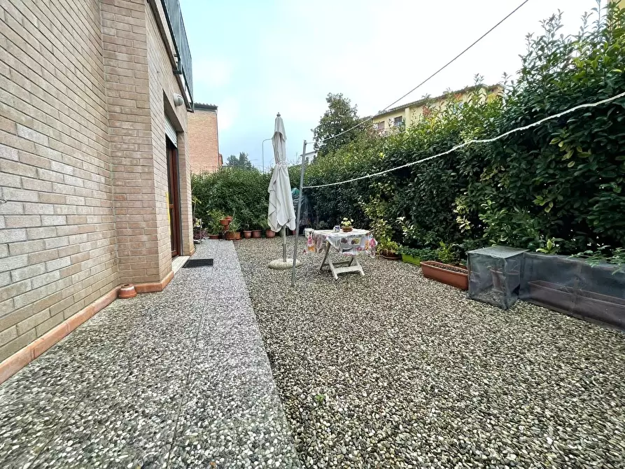 Immagine 11 di Appartamento in affitto  a Siena