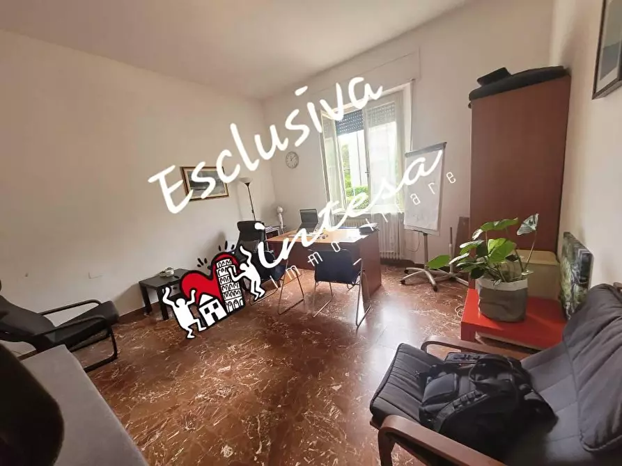 Immagine 9 di Villa in vendita  a Pisa