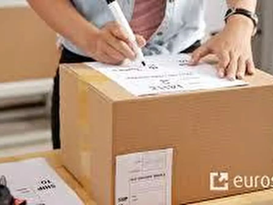 Immagine 20 di Attività commerciale in vendita  a Livorno