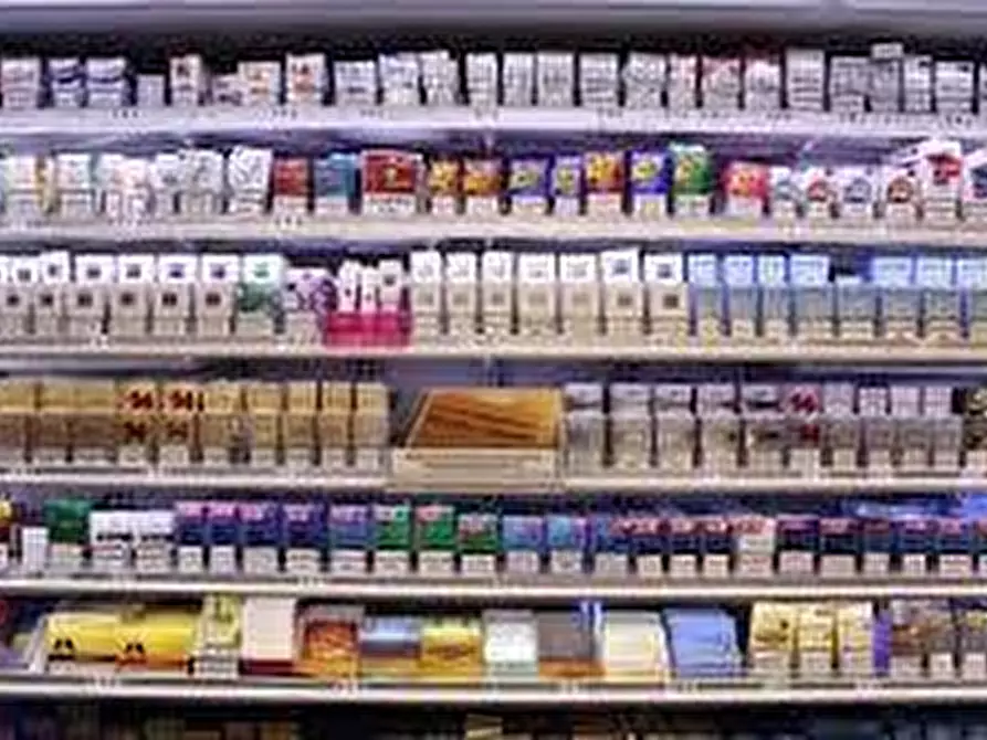 Immagine 2 di Attività commerciale in vendita  a Livorno