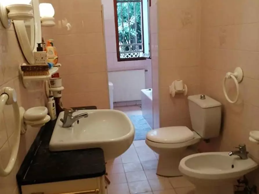 Immagine 5 di Appartamento in vendita  a Castelnuovo Magra