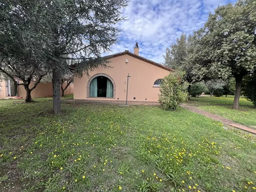 Immagine 23 di Villa in vendita  a Cecina