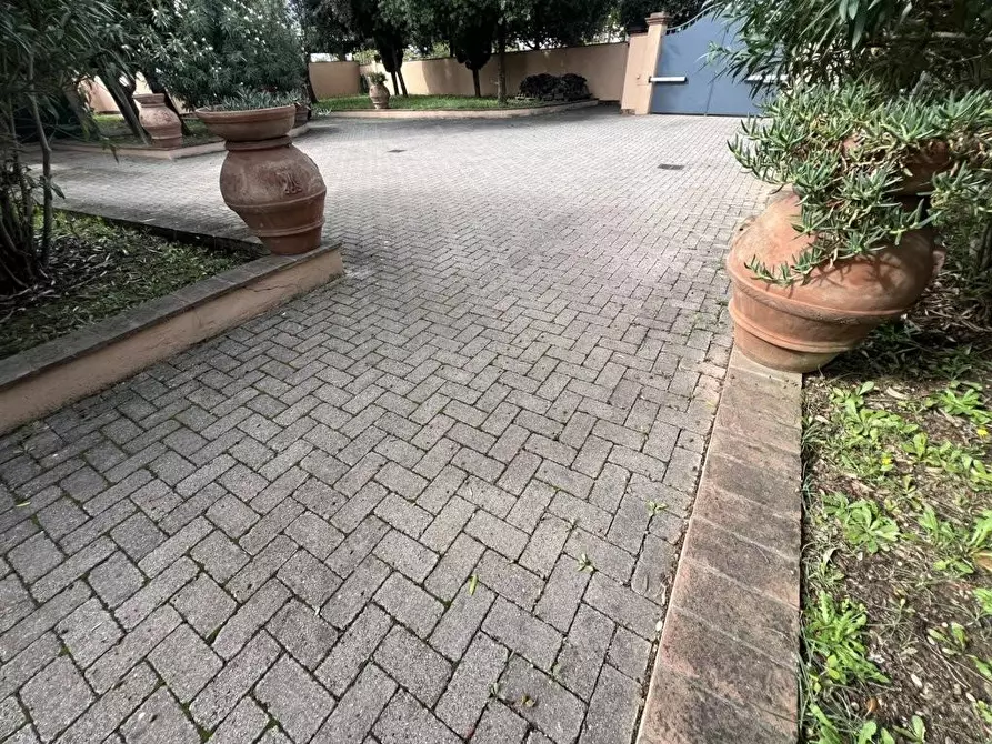 Immagine 22 di Villa in vendita  a Cecina