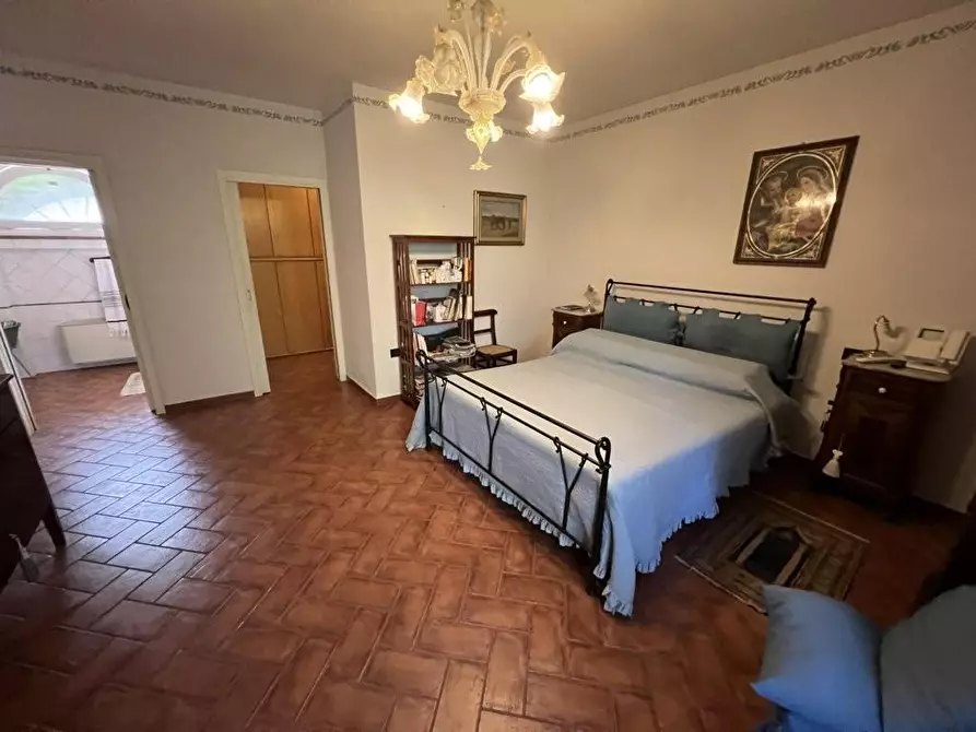 Immagine 11 di Villa in vendita  a Cecina