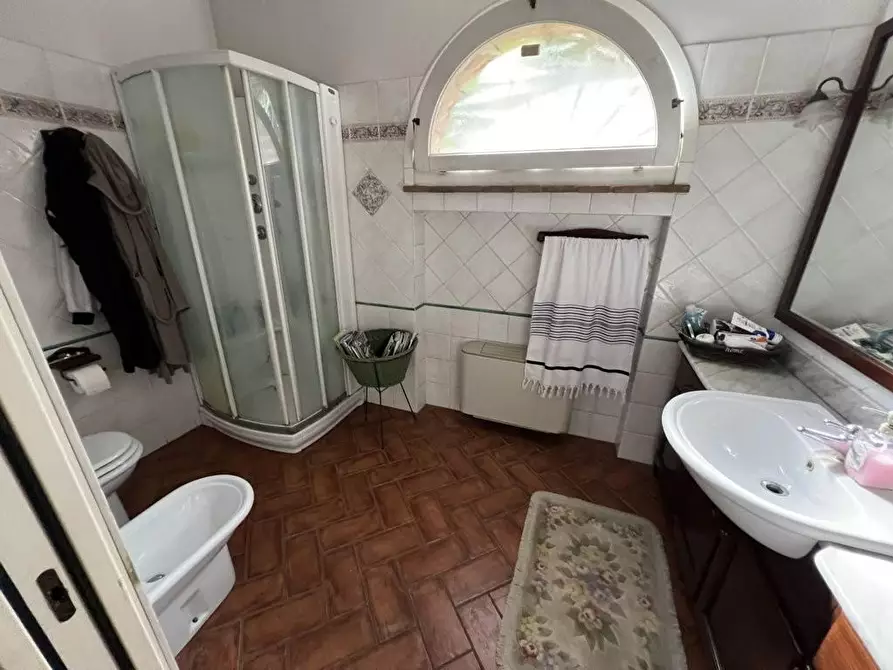 Immagine 9 di Villa in vendita  a Cecina