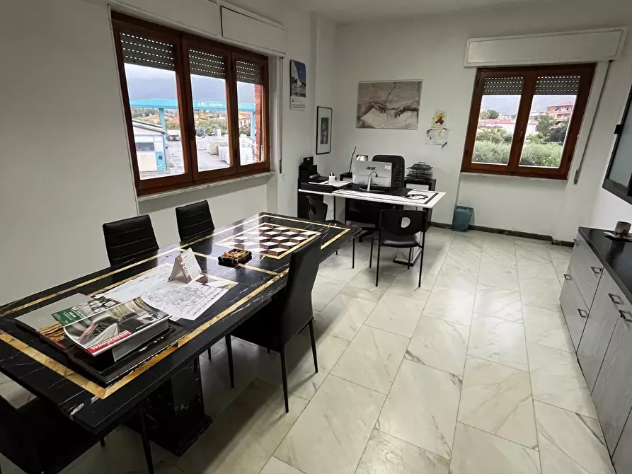 Immagine 12 di Attività artigianale in vendita  a Massa