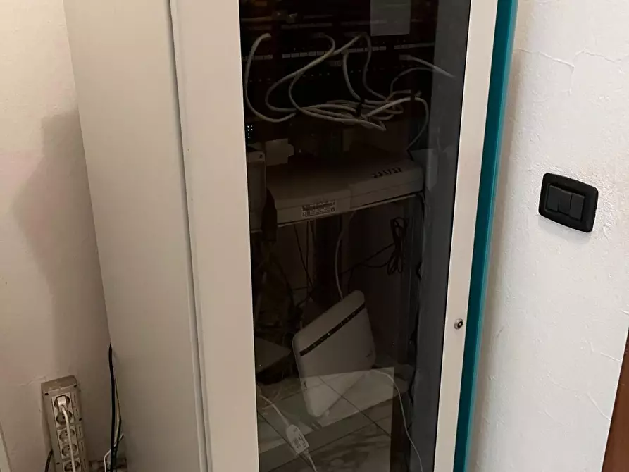 Immagine 23 di Attività artigianale in vendita  a Massa