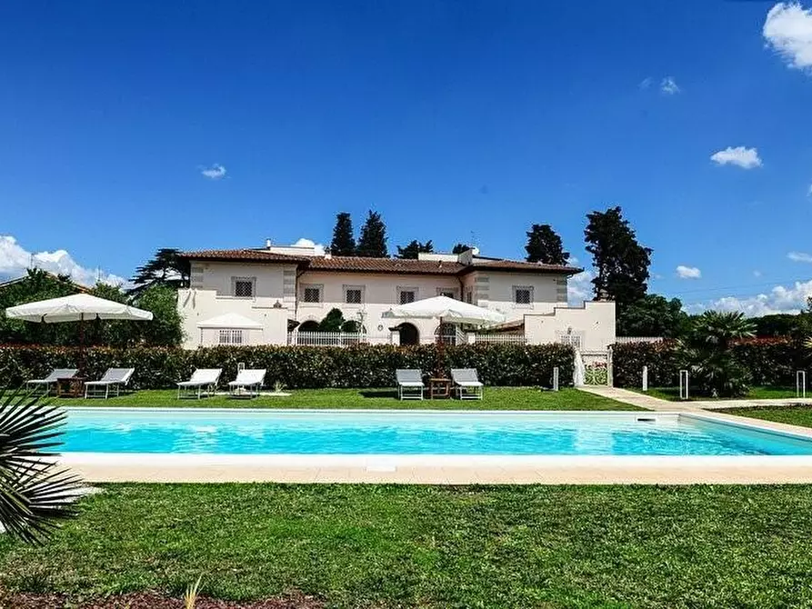 Immagine 32 di Villa in vendita  a Signa