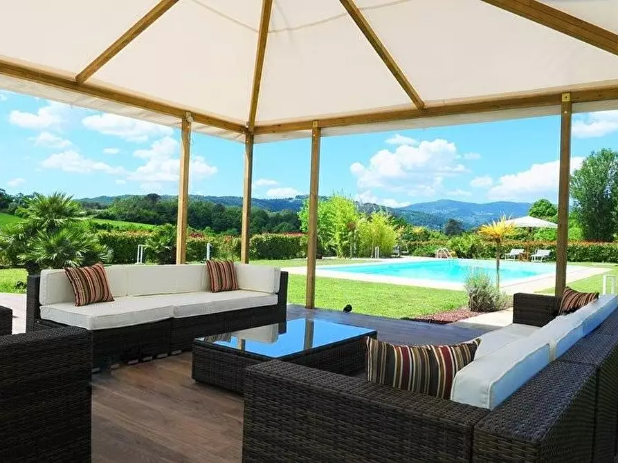 Immagine 34 di Villa in vendita  a Signa