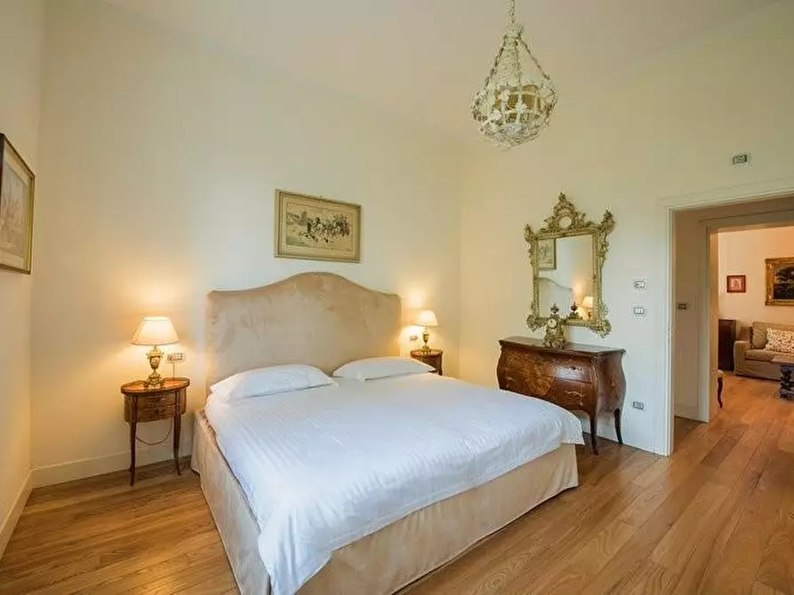 Immagine 26 di Villa in vendita  a Signa