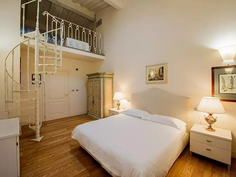 Immagine 18 di Villa in vendita  a Signa