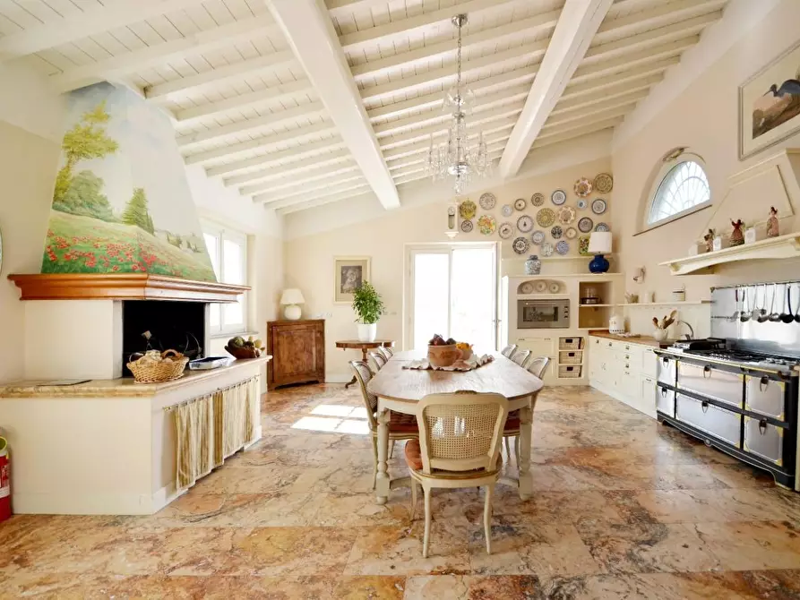 Immagine 12 di Villa in vendita  a Signa
