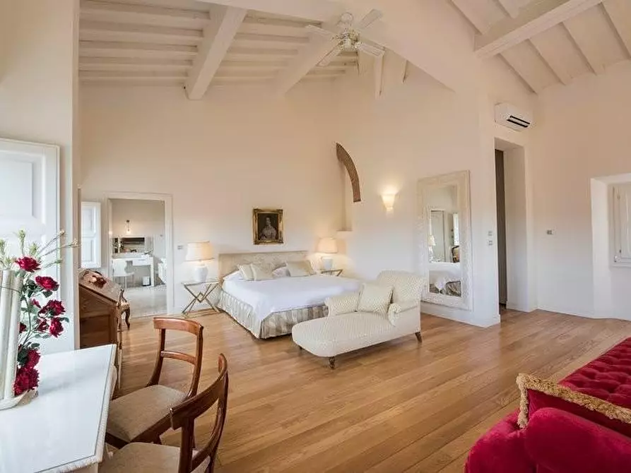 Immagine 24 di Villa in vendita  a Signa