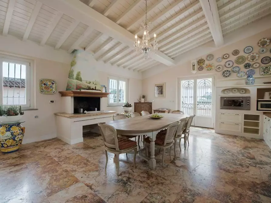Immagine 13 di Villa in vendita  a Signa