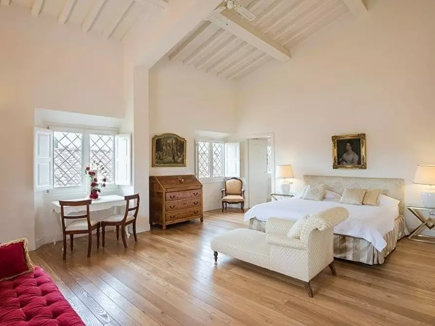 Immagine 23 di Villa in vendita  a Signa