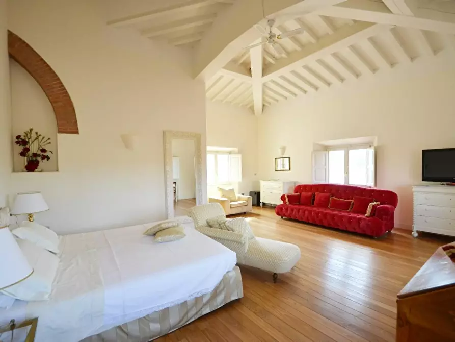 Immagine 22 di Villa in vendita  a Signa