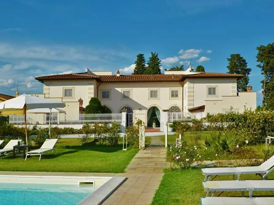 Immagine 33 di Villa in vendita  a Signa