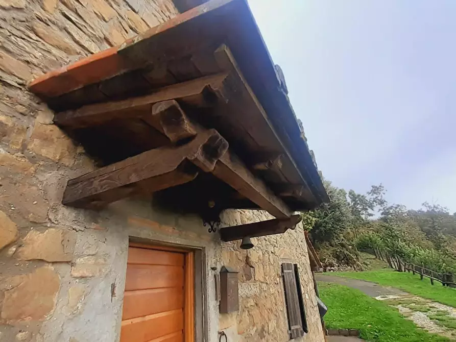 Immagine 37 di Rustico / casale in vendita  a Massa E Cozzile