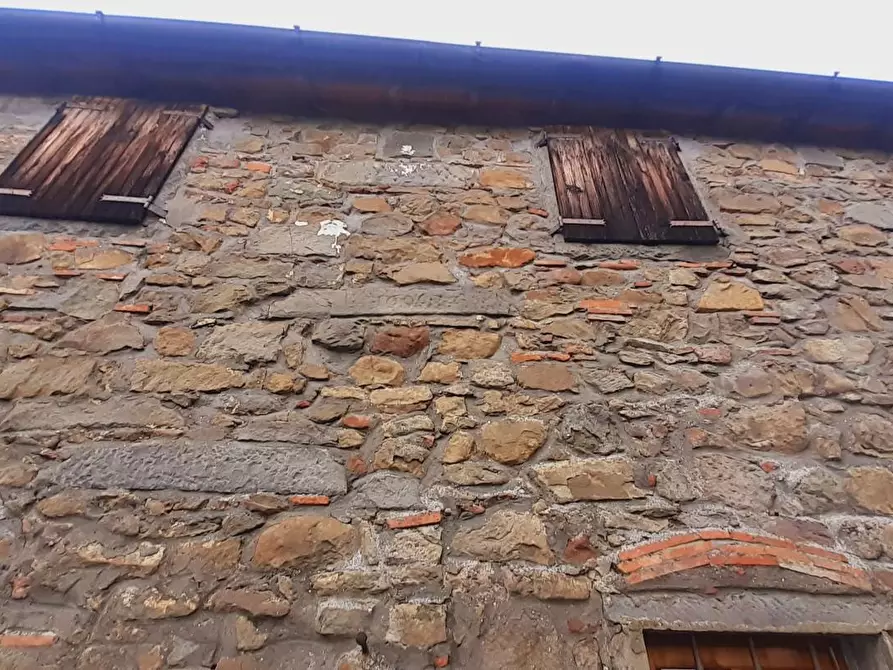 Immagine 35 di Rustico / casale in vendita  a Massa E Cozzile