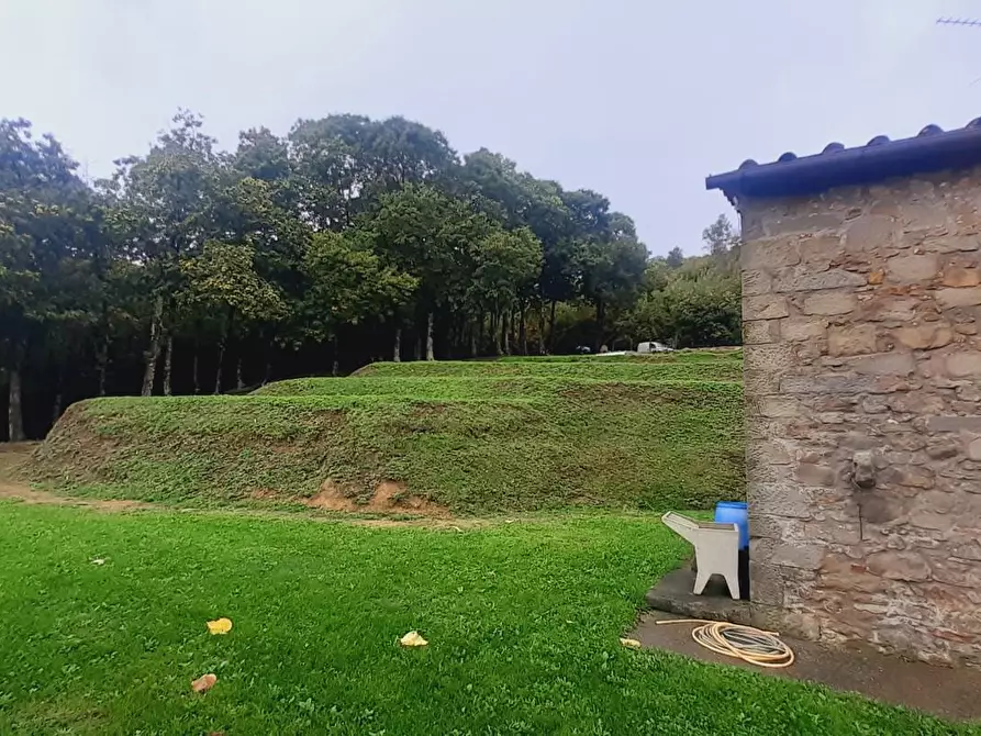 Immagine 24 di Rustico / casale in vendita  a Massa E Cozzile